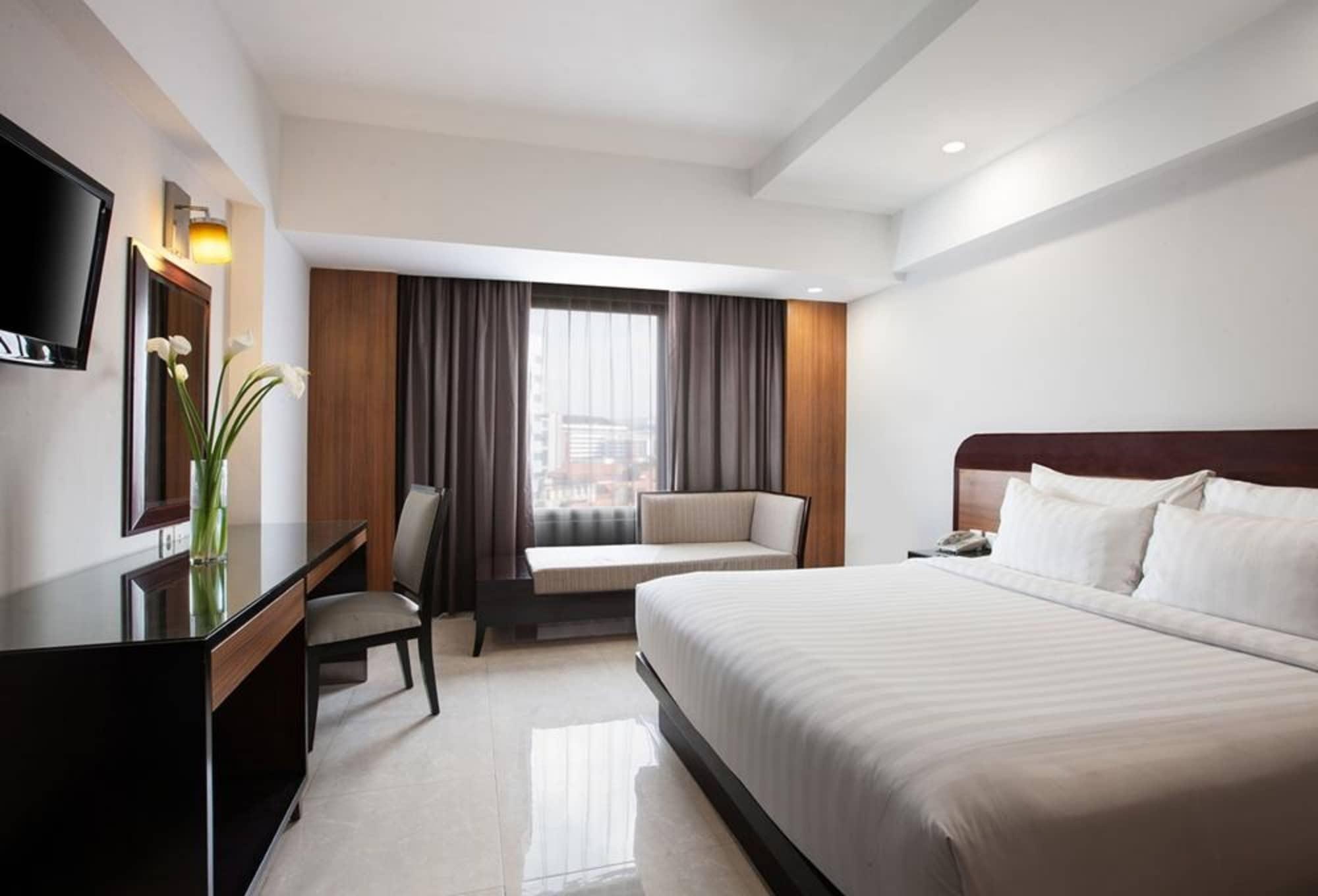 Hotel Santika Premiere