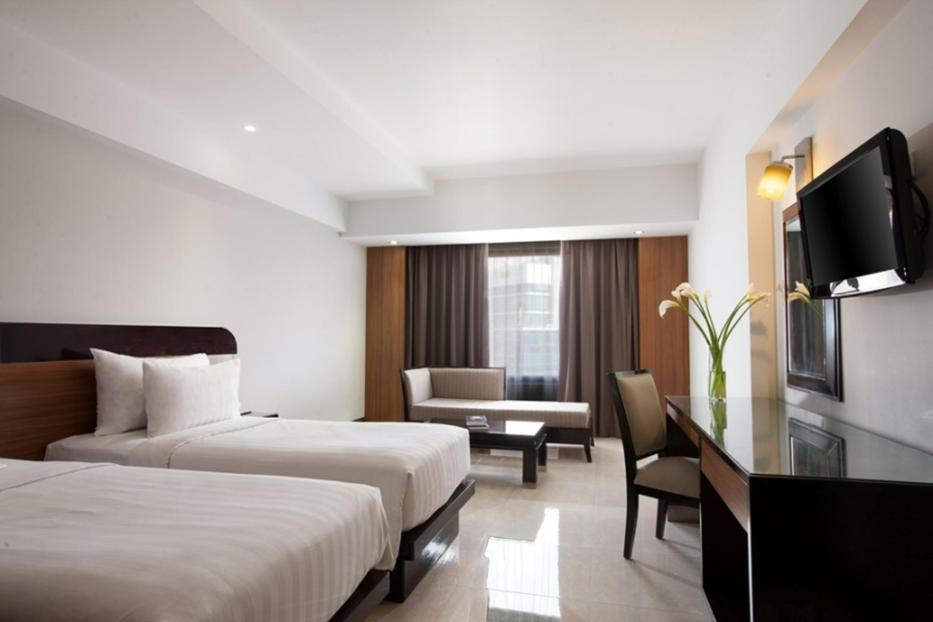 Santika Premiere 4*